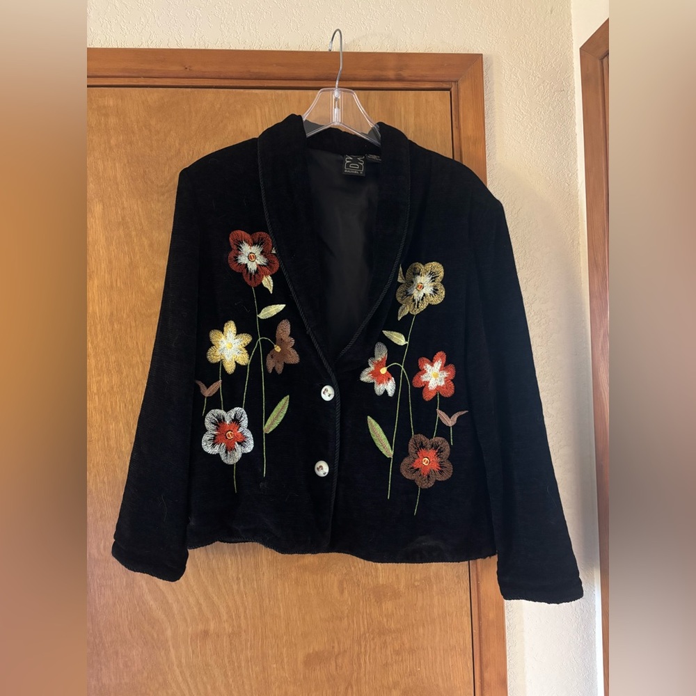 Daniel K Vintage Black and Gold Boho Cottagecore embroidered floral blazer